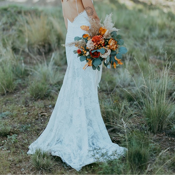 Clo Grace Loves Lace, worn once for 10 hours, professionally dry cleaned - Picture 6 of 9